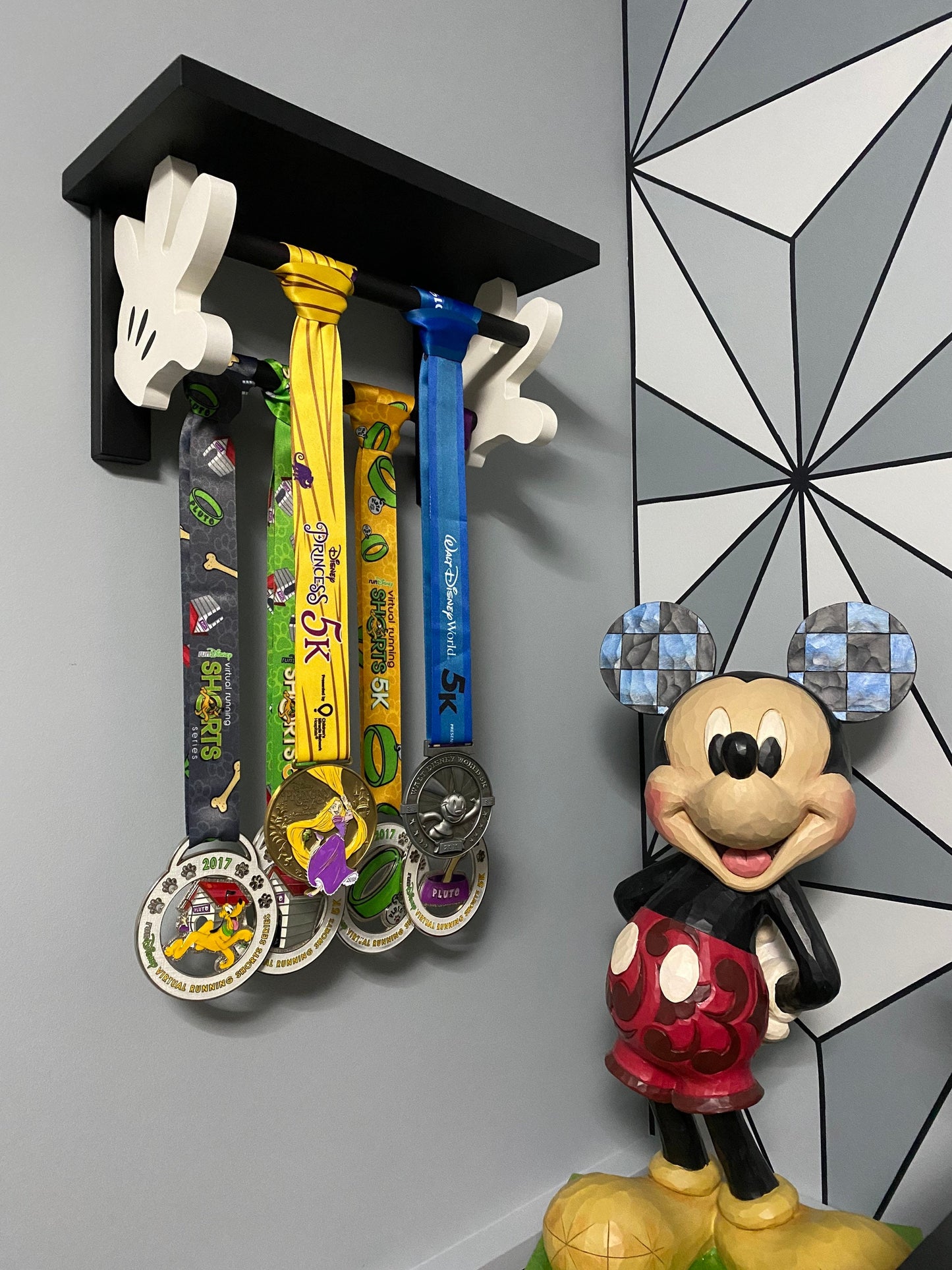 Run Magical Medal Hanging Shelf